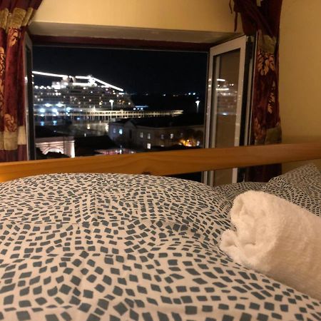 Pequeno Hostel リスボン エクステリア 写真