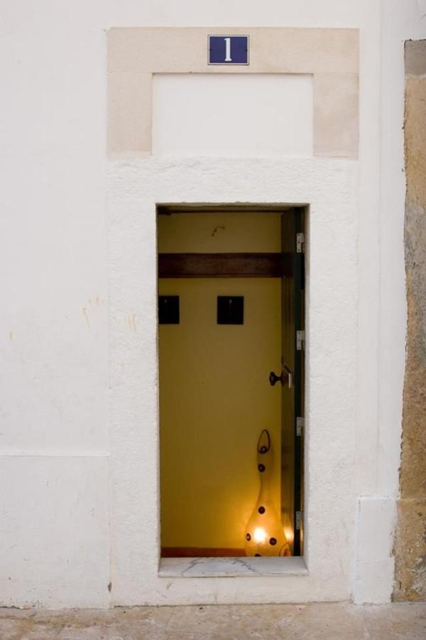 Pequeno Hostel リスボン エクステリア 写真